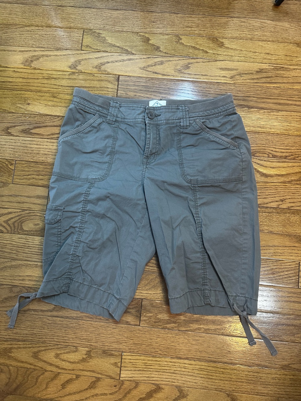 Women's Drawstring Cargo Shorts in Milk Chocolate Brown